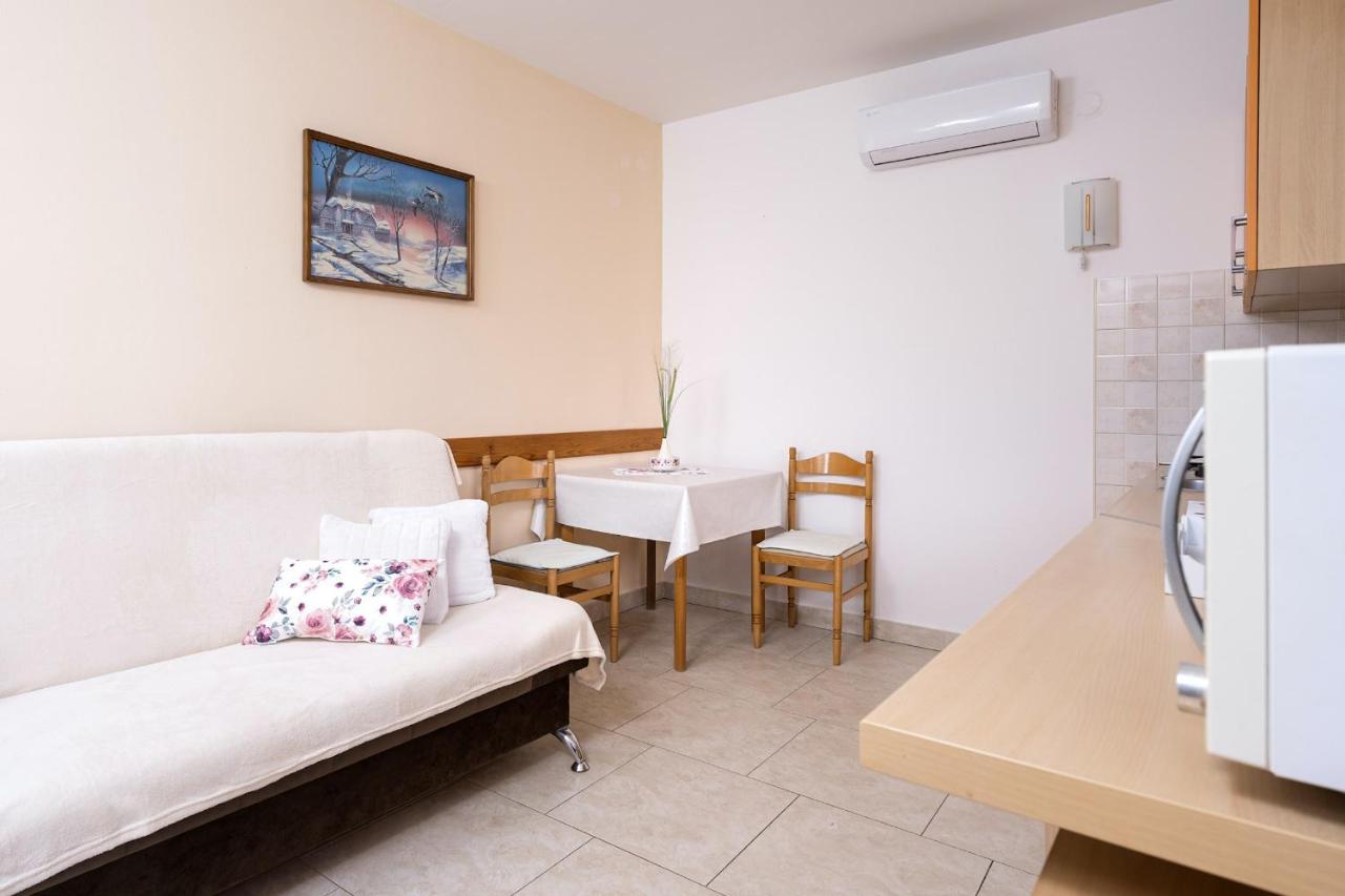 Appartement Zlata *